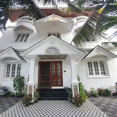 Annies Inn Homestay Kochi Екстериор снимка